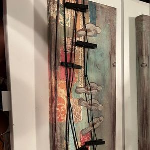 Bird Artwork with Close-pins to Hang Photos